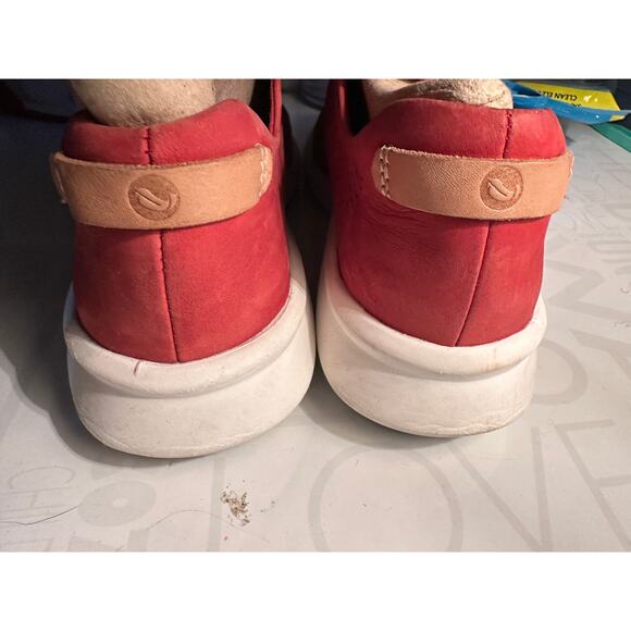 Clarks Red Unstructured Leather Sneakers Size 8 - Picture 6 of 11